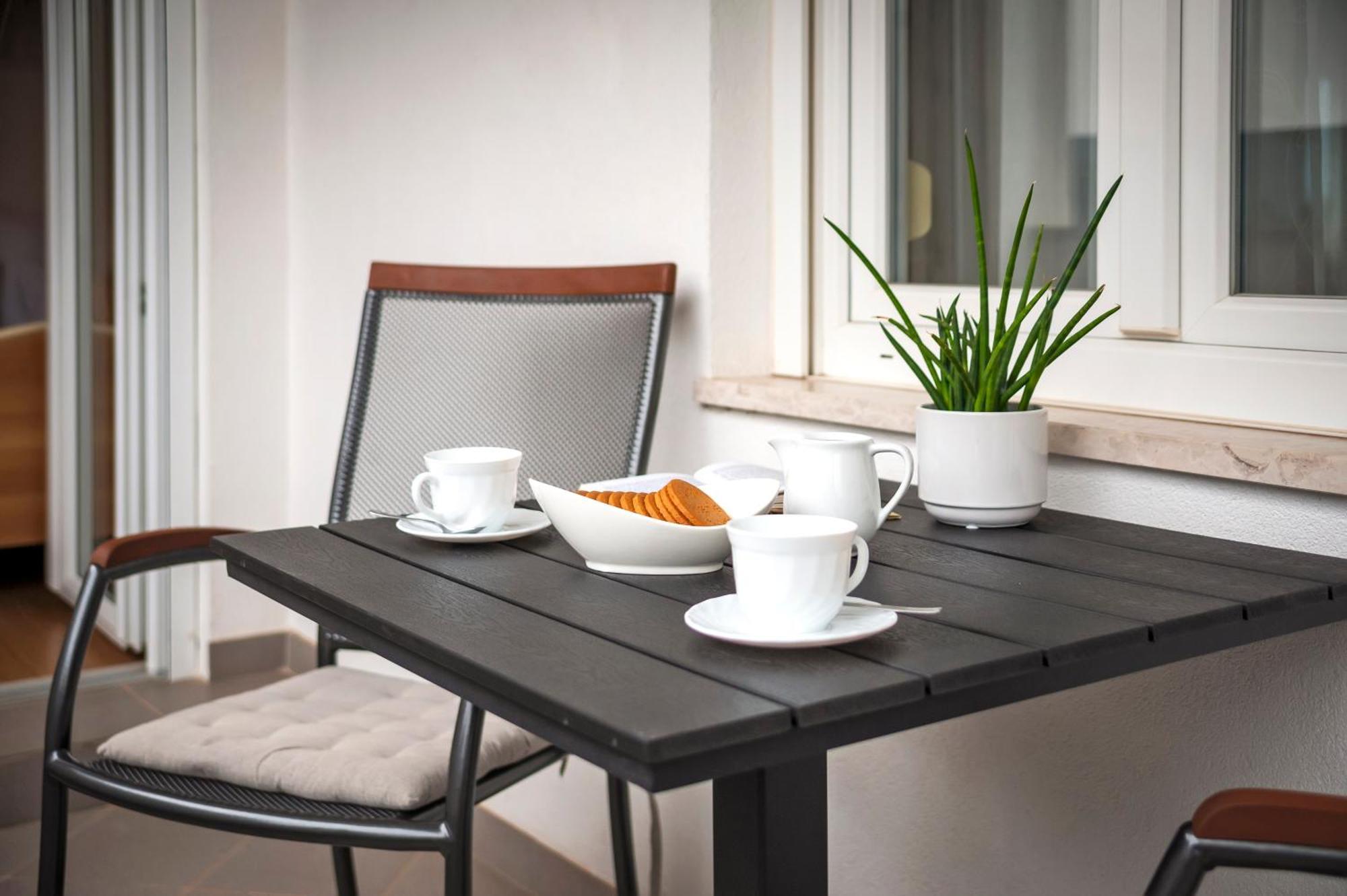 Apartments Sandra Ровин Екстериор снимка