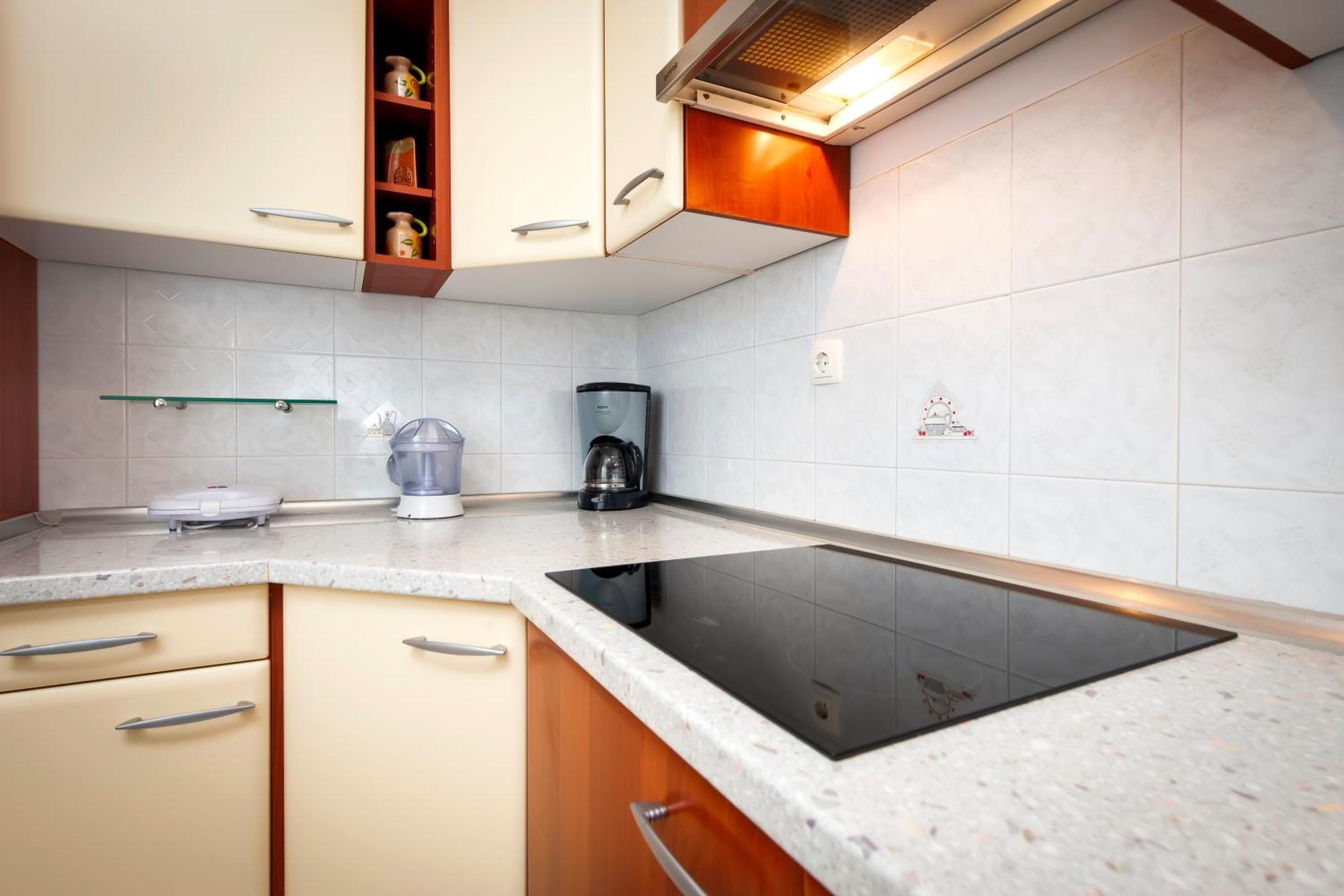 Apartments Sandra Ровин Екстериор снимка